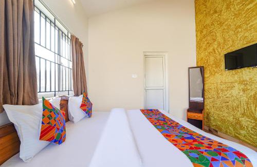 Kandal Hotel | FabHotel Bala Garden - Nr Ooty Toy Train Tourist Park