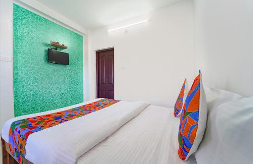 Kandal Hotel | FabHotel Bala Garden - Nr Ooty Toy Train Tourist Park