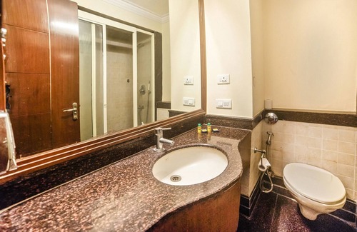 Nehru Place Hotel | Fabhotel Bmk Grand