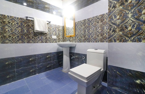 Vashist Hotel | FabHotel Castle Rock