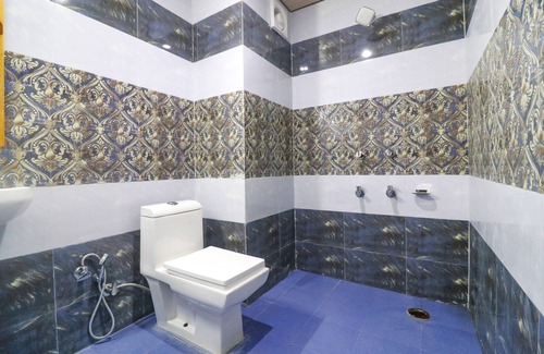 Vashist Hotel | FabHotel Castle Rock