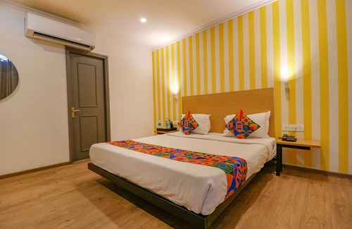 Chhatarpur Hotel | FabHotel Chattarpur Enclave