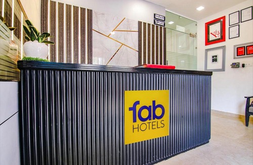 Delhi Hotel | FabHotel Chawla House