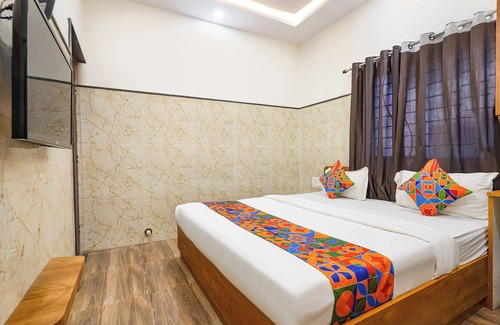 Panduranga Nagar Hotel | FabHotel Classic Heights - Near Yelahanka Railway Station