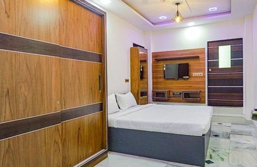 Wagholi Hotel | Fabhotel Classic Square
