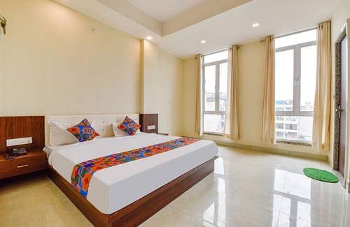 Gayariawas Hotel | Fabhotel Diamond I