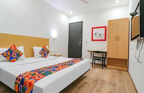 Sector 39 Hotel | Fabhotel Doom Stay Inn