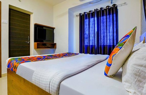 Pune Hotel | Fabhotel Dwarka Lodging & Boarding