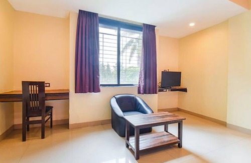 Shivajinagar Hotel | Fabhotel Envirosafe Stays