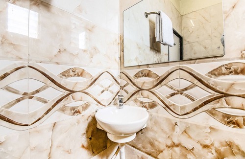 Shivajinagar Hotel | Fabhotel Envirosafe Stays