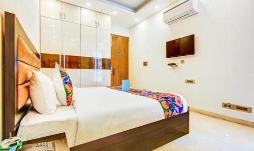 Lajpat Nagar Hotel | FabHotel F-Aloyd Lajpat Nagar