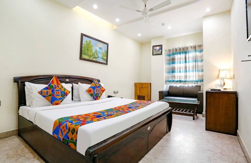 Wazirpur Hotel | FabHotel F9 NSP