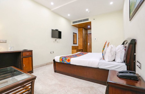 Wazirpur Hotel | FabHotel F9 NSP