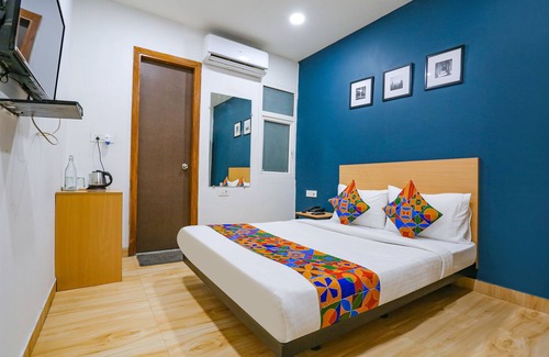 East of Kailash Hotel | Fabhotel F9 Peeragarhi