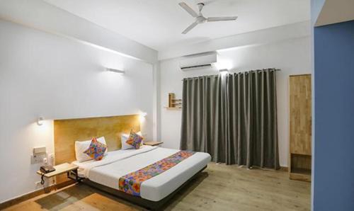 Noida Hotel | FabHotel F9 Sector 51
