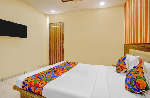 Indira Nagar Hotel | FabHotel Galaxy Inn - Nr MIDC Andheri