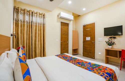 New Delhi Hotel | FabHotel GK Residency