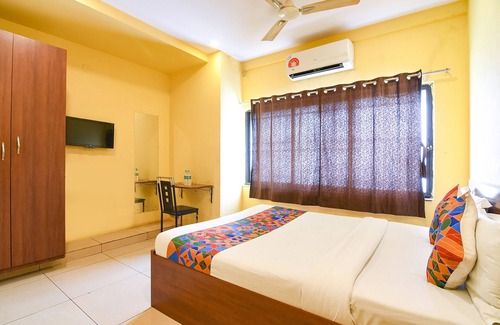 Dumdum Hotel | Fabhotel Gokul Residency