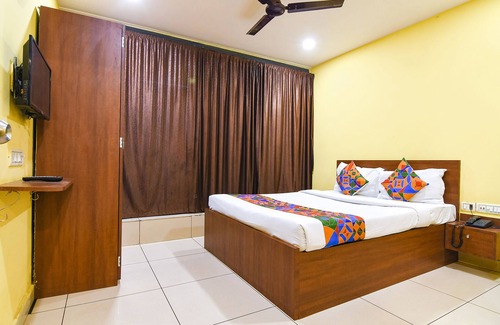 Dumdum Hotel | Fabhotel Gokul Residency