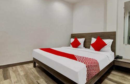 Delhi Hotel | FabHotel Golden Petal