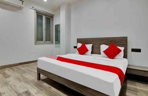 Delhi Hotel | FabHotel Golden Petal