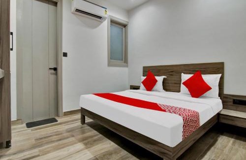Delhi Hotel | FabHotel Golden Petal