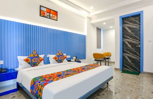 DLF Phase 5 Hotel | Fabhotel Golf Elite