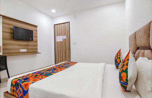 Badarpur Hotel | FabHotel Grand City