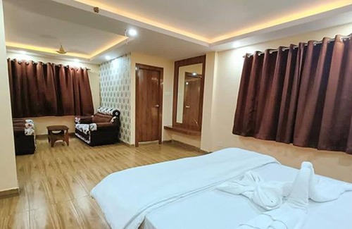 Asansol Hotel | Fabhotel Green I