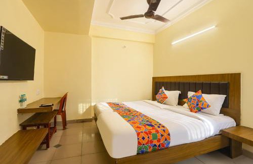Central Chennai Hotel | FabHotel GT Galaxy Park - Nr Express Avenue Mall, Royapettah
