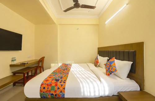 Central Chennai Hotel | FabHotel GT Galaxy Park - Nr Express Avenue Mall, Royapettah