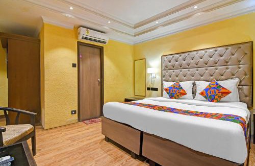 Taltala Hotel | FabHotel Gulshan International - Nr Peter Cat Park Street
