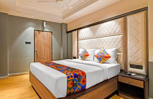 Taltala Hotel | FabHotel Gulshan International - Nr Peter Cat Park Street