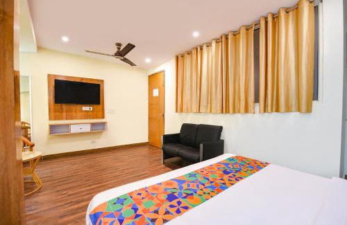 New Friends Colony Hotel | FabHotel Hari Nagar Ashram