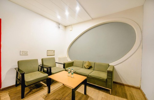 Pitampura Hotel | FabHotel Harsh Vihar