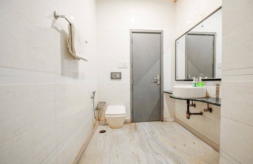 Pitampura Hotel | FabHotel Harsh Vihar