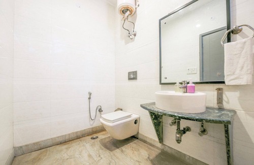 Pitampura Hotel | FabHotel Harsh Vihar