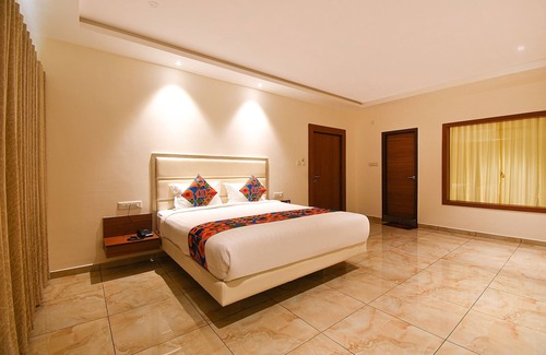 Marathahalli Hotel | Fabhotel High Rise