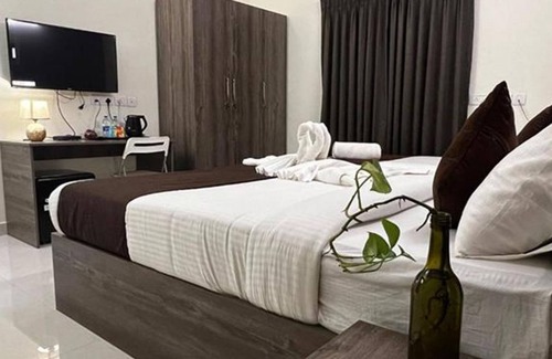 Perungudi Hotel | Fabhotel I Live Inn
