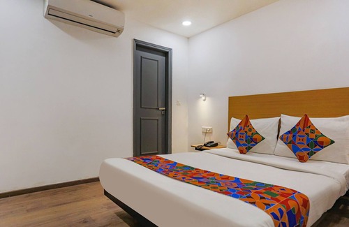 Delhi Hotel | FabHotel Indraprastha