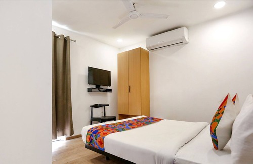 Delhi Hotel | FabHotel Indraprastha