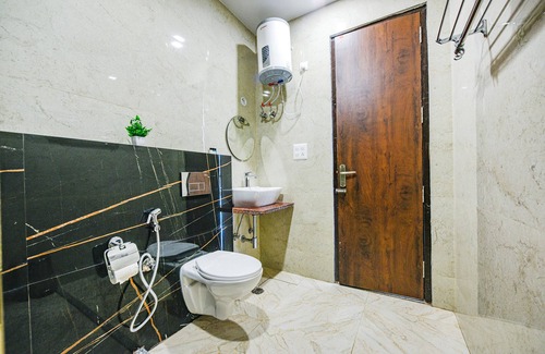 Mayapur Hotel | Fabhotel Jaswinder Bhawan