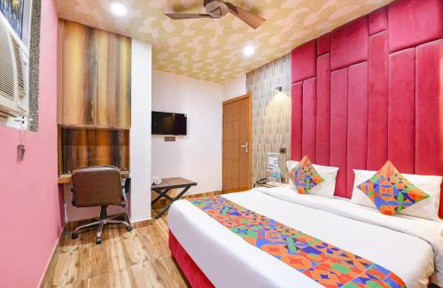 Delhi Hotel | FabHotel Jeet Stays - Near Dilshad Garden Metro Station