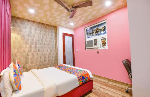 Delhi Hotel | FabHotel Jeet Stays - Near Dilshad Garden Metro Station