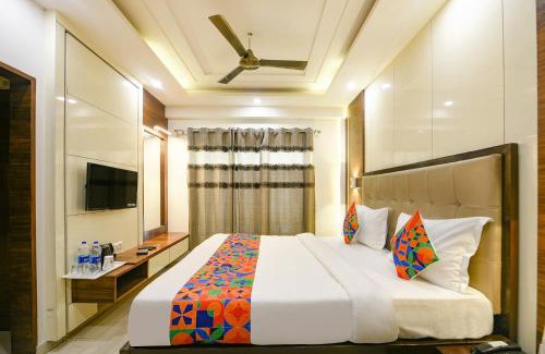 Lajpat Nagar Hotel | FabHotel Just Inn - Nr Lajpat Nagar Market
