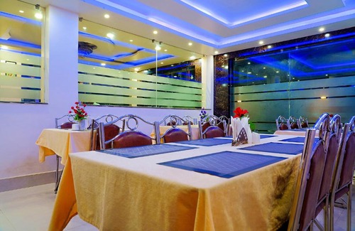Bhubaneshwar Hotel | FabHotel Kanchan Plaza