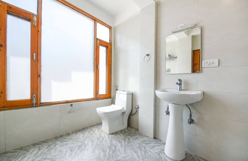 Vashist Hotel | Fabhotel Kanchnikoot