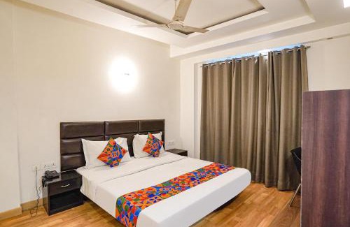 Delhi Hotel | FabHotel Kaushambi