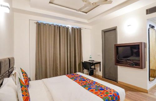 Delhi Hotel | FabHotel Kaushambi