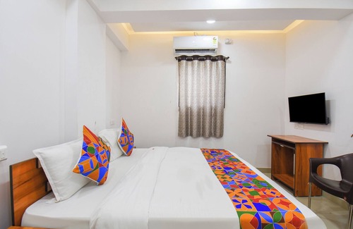 Hadapsar Hotel | Fabhotel Keshava executive - Nr Mahadji Shinde chhatri